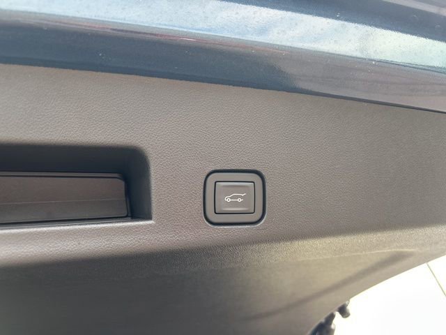 Used 2026 Chevrolet Traverse Z71 w/ Driver Confidence Package image 32