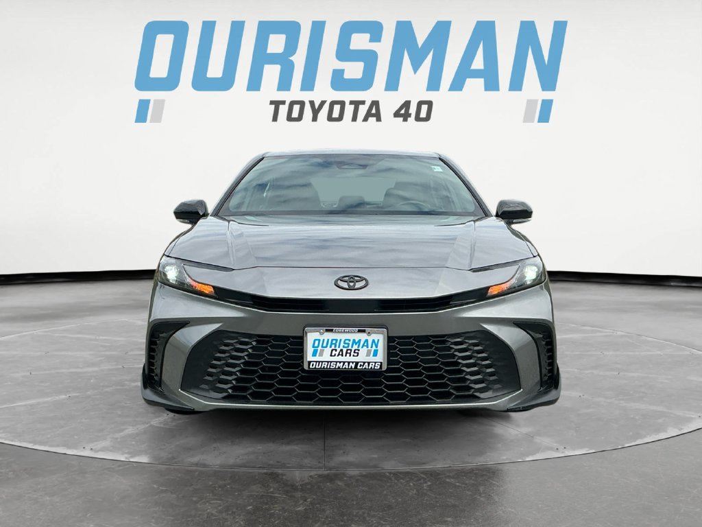 Used 2025 Toyota Camry SE FWD image 2