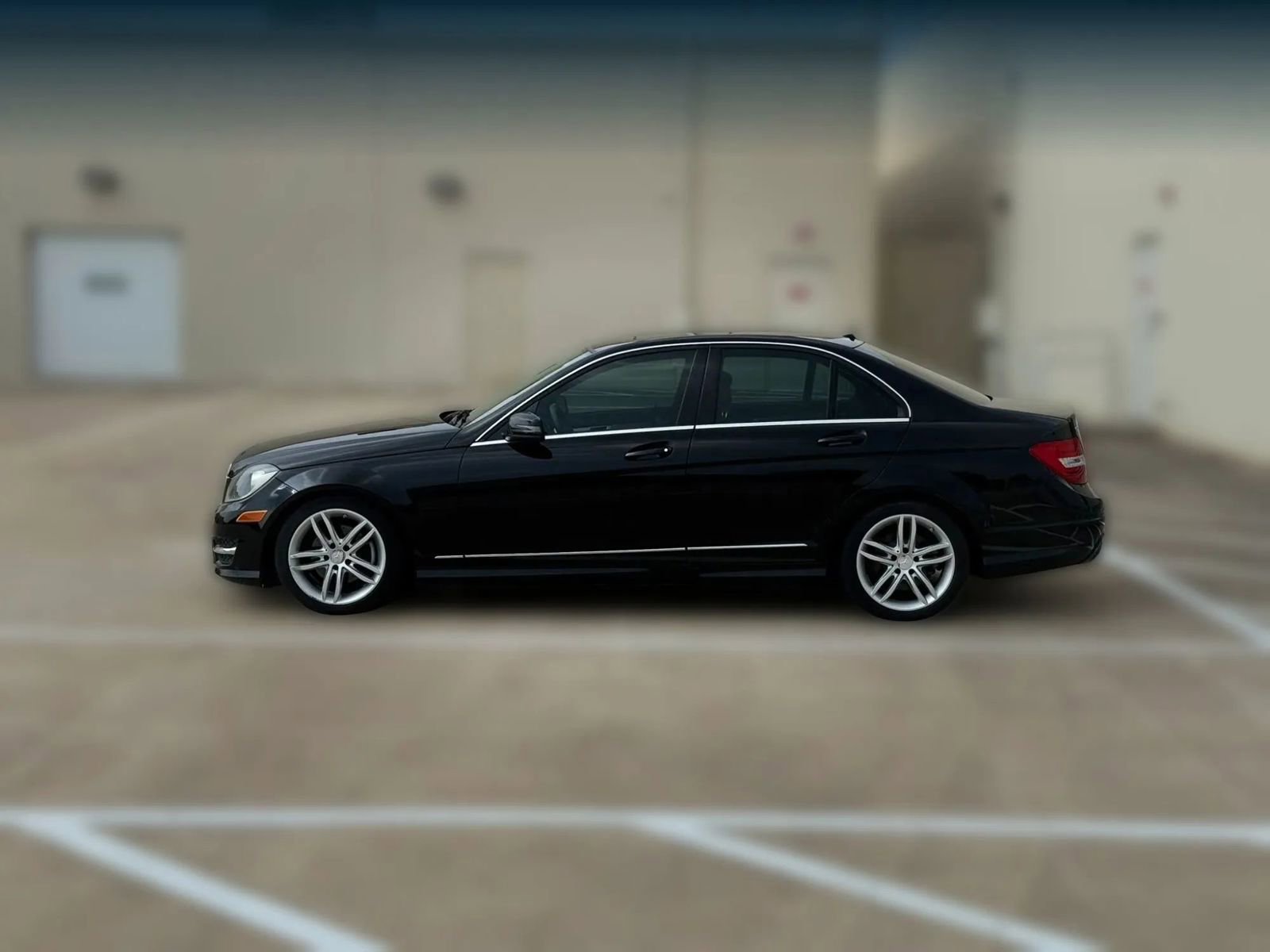 Used 2013 Mercedes-Benz C 250 Sedan image 4