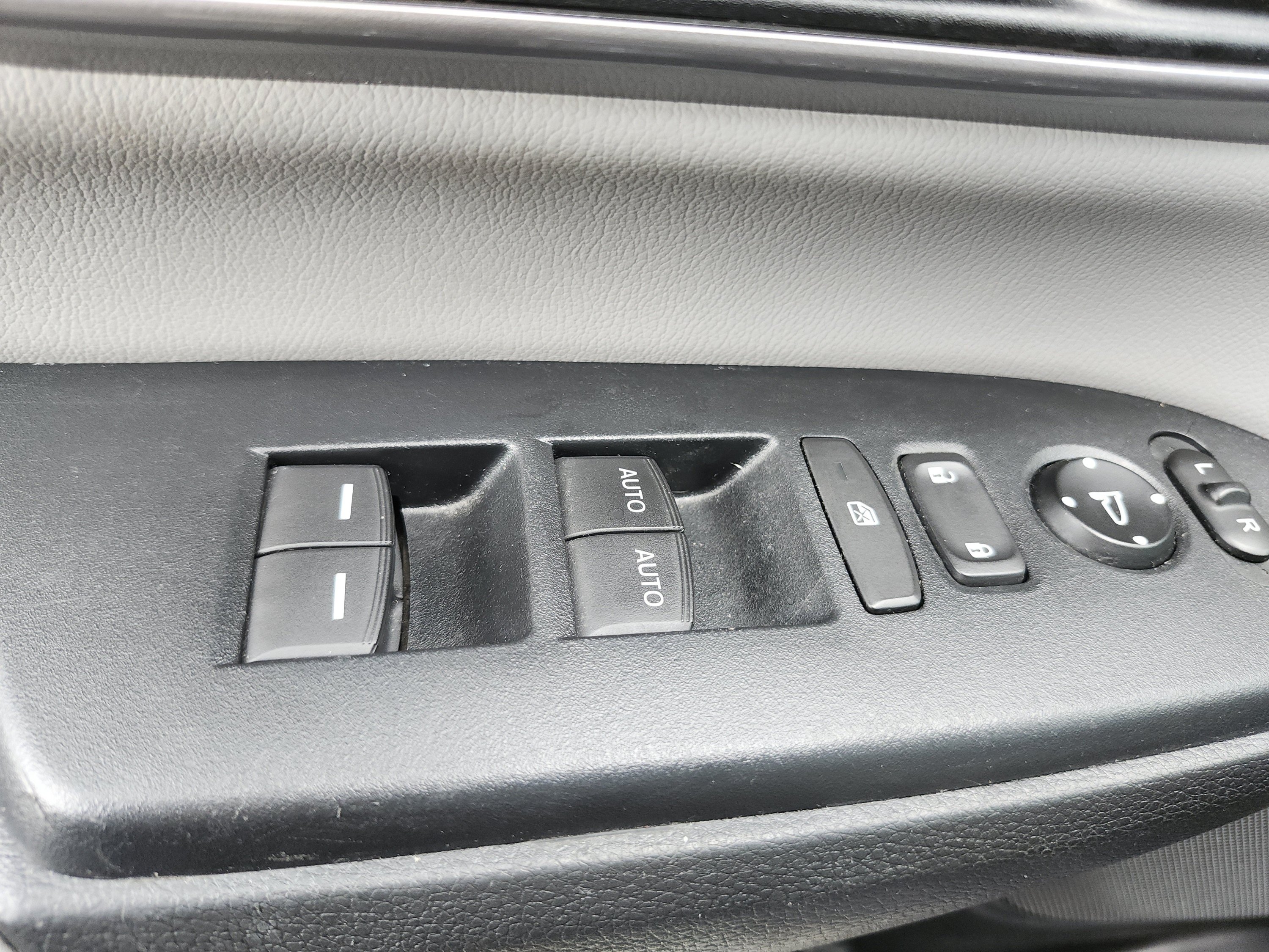 Used 2018 Honda CR-V EX-L image 19