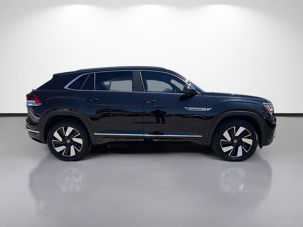 Used 2020 Volkswagen Atlas Cross Sport SEL R-Line AWD/4WD image 2