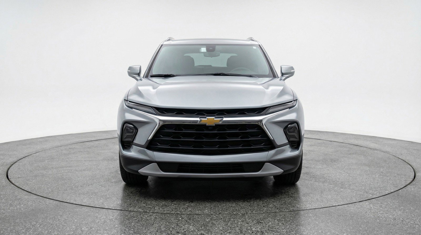 Used 2025 Chevrolet Blazer LT FWD image 2