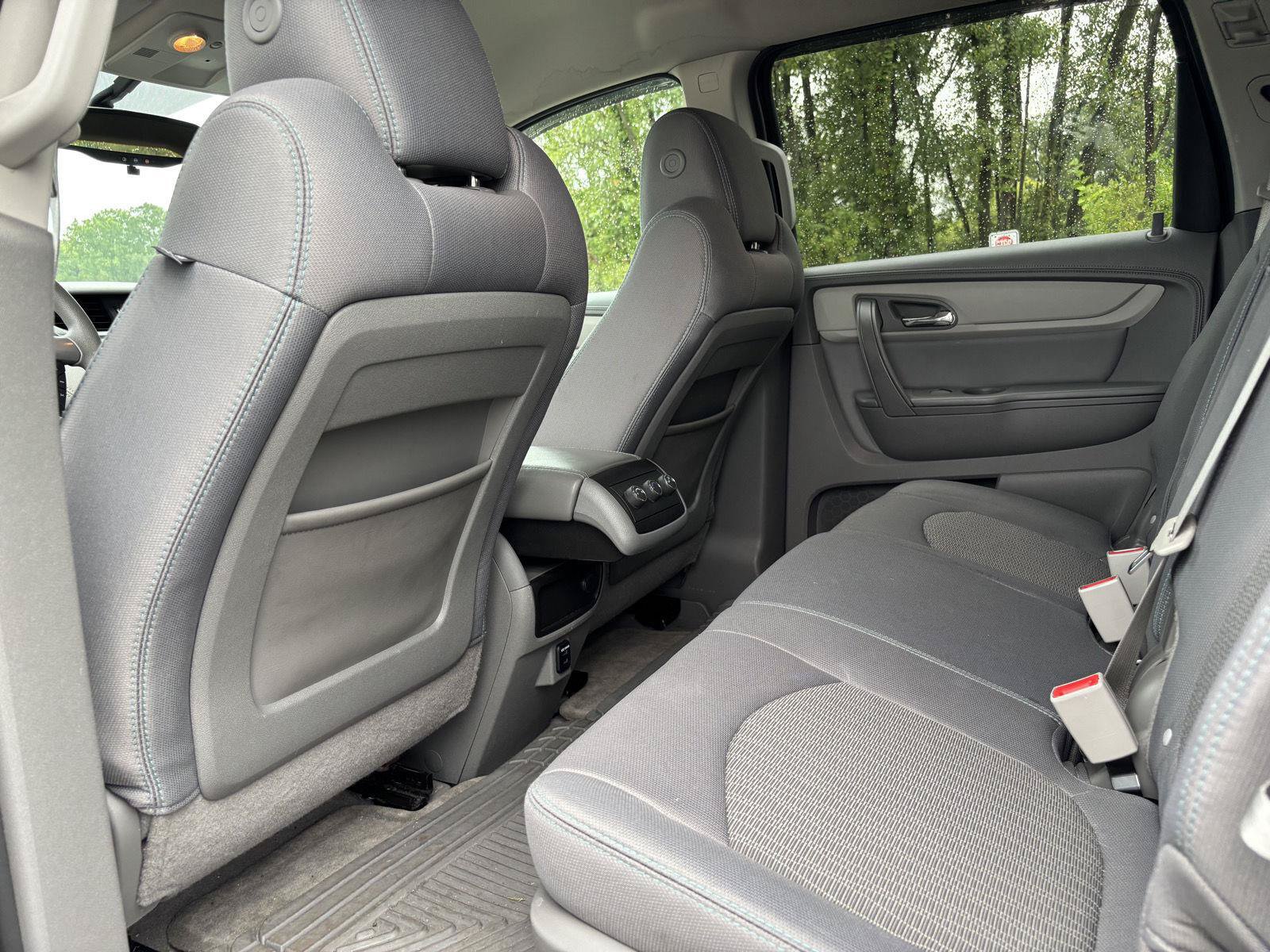Used 2014 Chevrolet Traverse LS FWD image 18