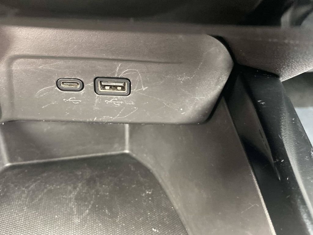 Used 2025 Chevrolet Trax LT FWD image 28