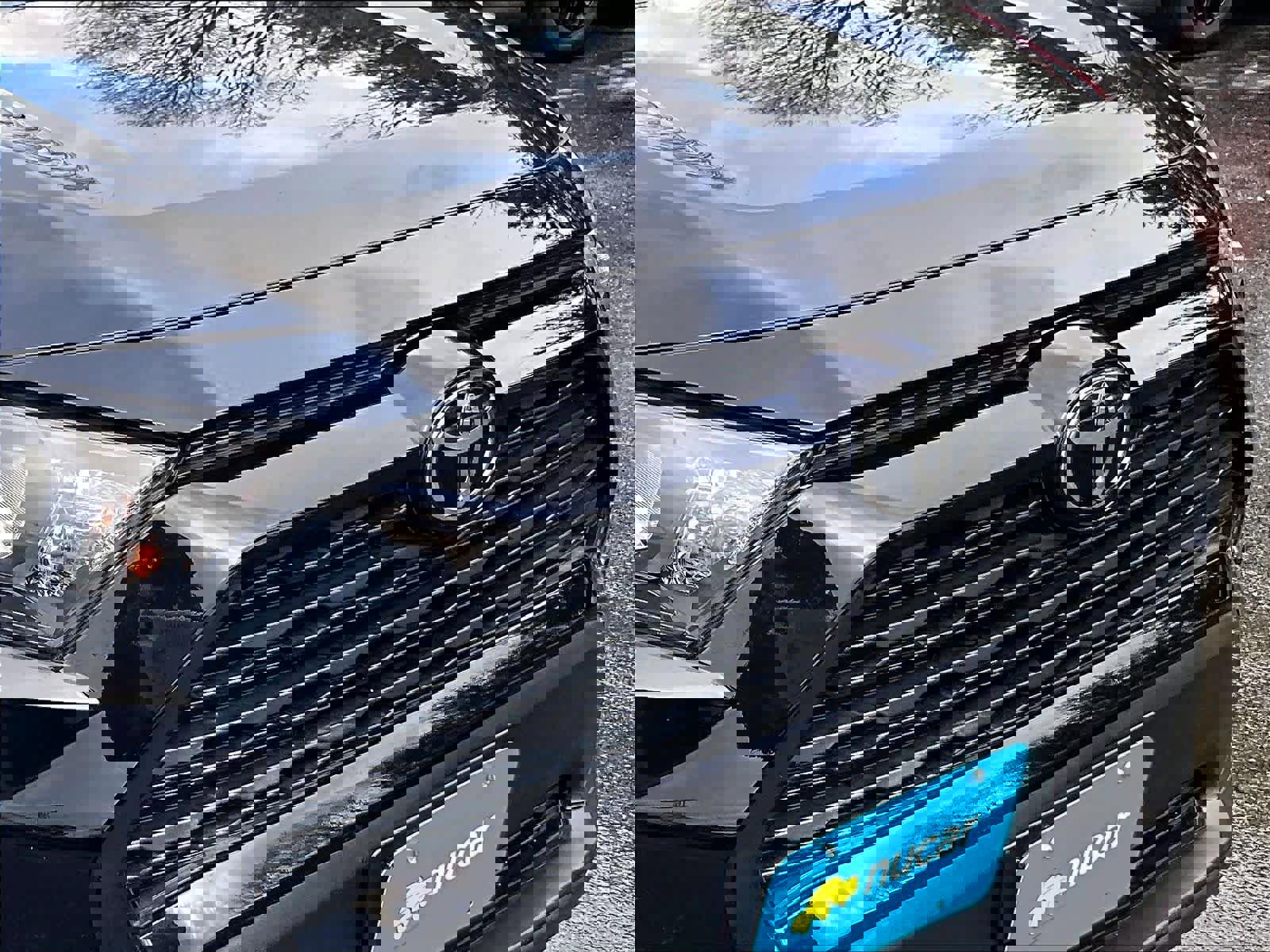 Used 2022 Toyota RAV4 LE image 32