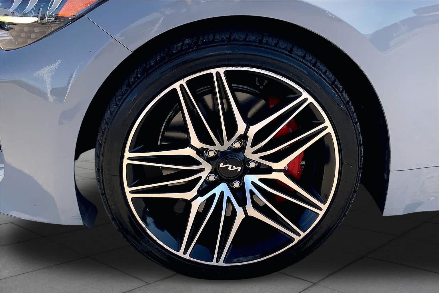 Used 2022 Kia Stinger GT1 w/ Red Interior Color Package RWD image 11