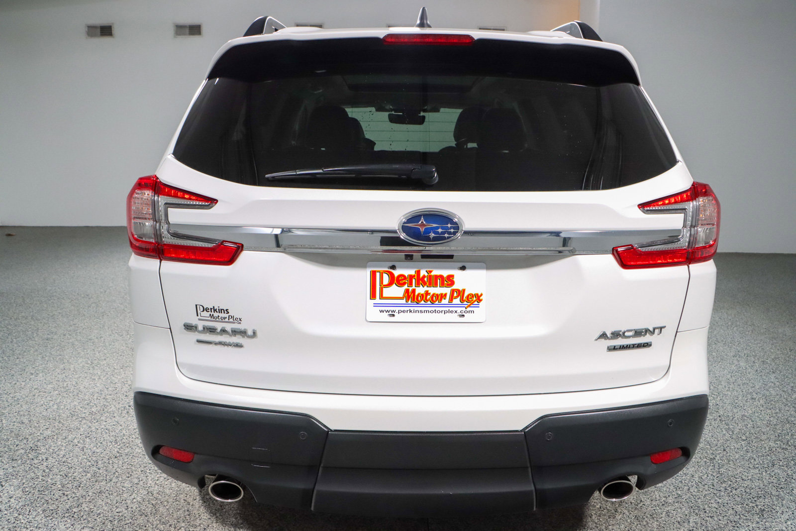 Used 2023 Subaru Ascent Limited w/ Technology Package image 8