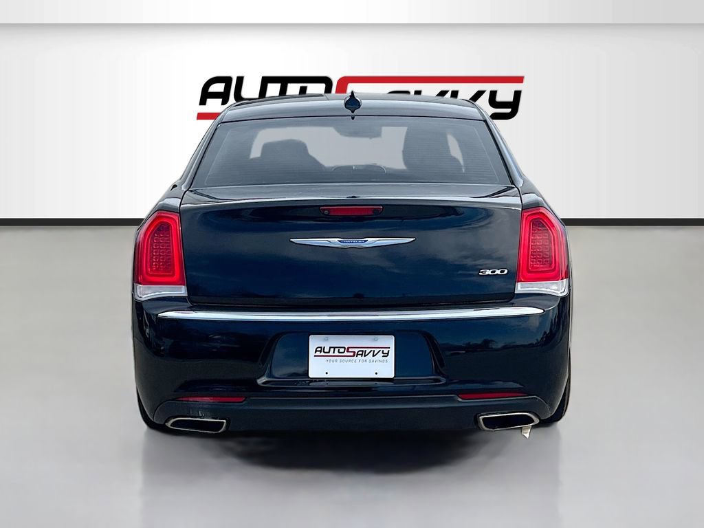 Used 2021 Chrysler 300 Touring w/ Driver Convenience Group image 6