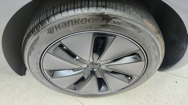 Used 2025 Tesla Model 3 Long Range image 58