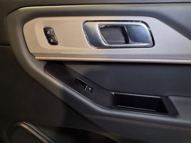 Used 2026 Ford Explorer Active w/ Active Comfort Package RWD image 29