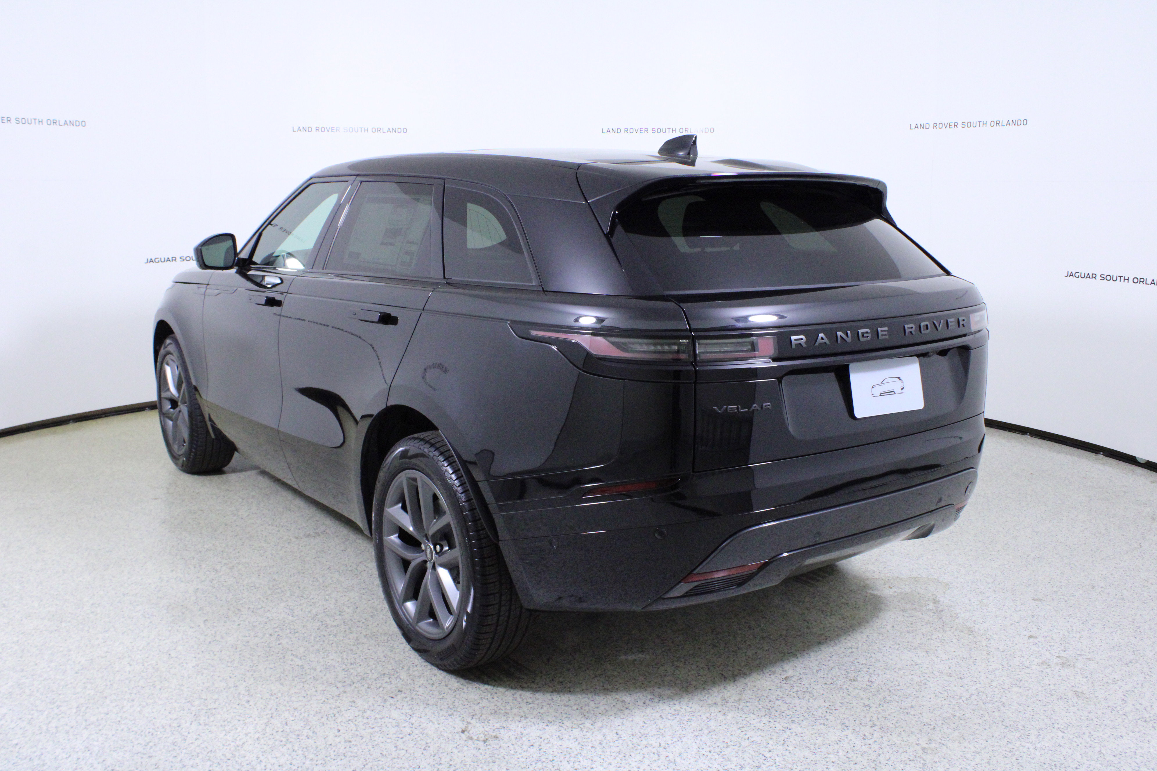 New 2026 Land Rover Range Rover Velar Dynamic SE image 5