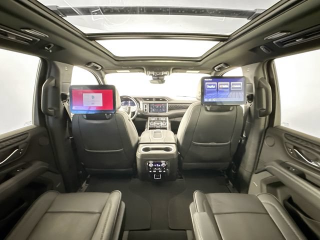 Used 2023 GMC Yukon Denali w/ Advanced Technology Package AWD/4WD image 4
