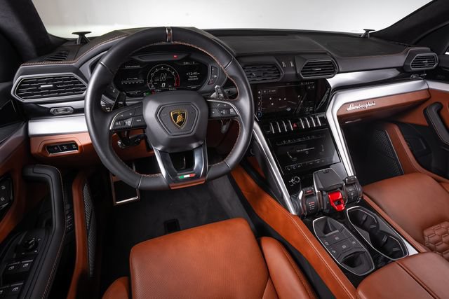 Used 2022 Lamborghini Urus AWD/4WD image 30