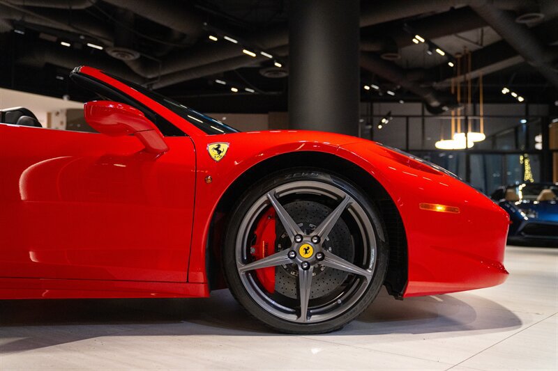 Used 2015 Ferrari 458 Spider RWD image 11