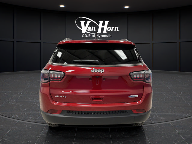 New 2025 Jeep Compass Latitude w/ Sun & Sound Group AWD/4WD image 13
