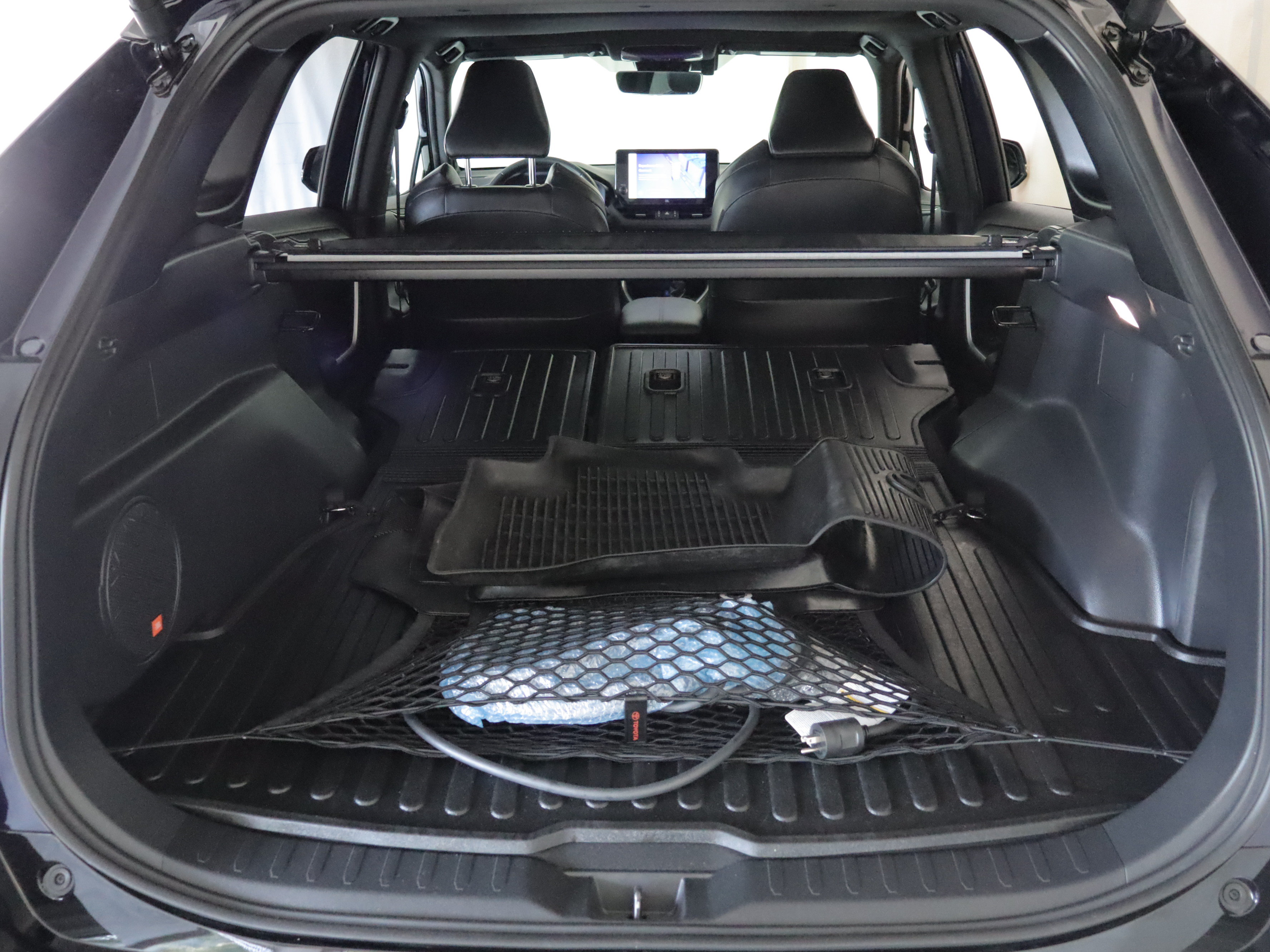 Used 2024 Toyota RAV4 XSE w/ Weather Package AWD/4WD image 23