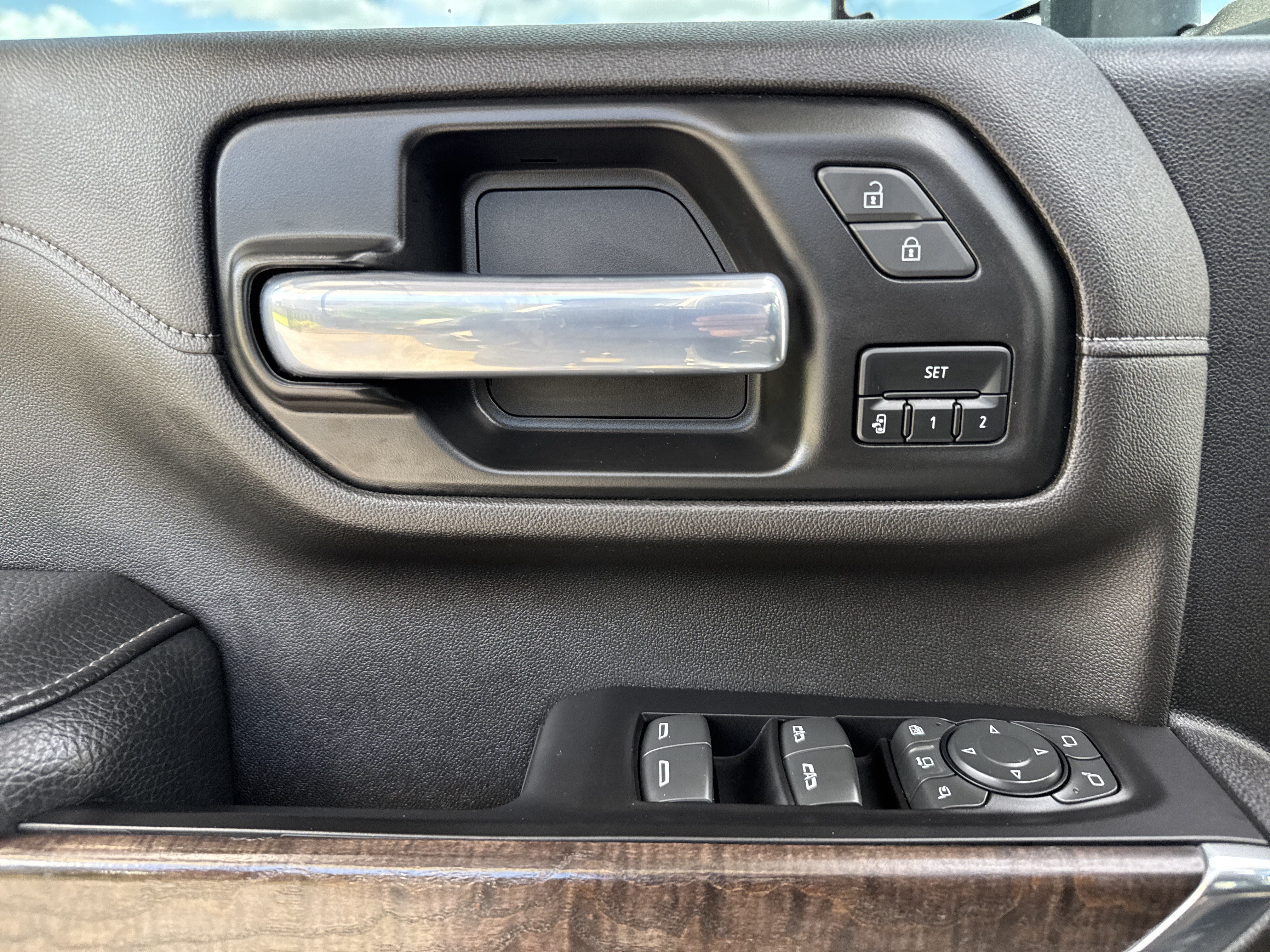 Used 2022 GMC Sierra 2500 Denali AWD/4WD image 15