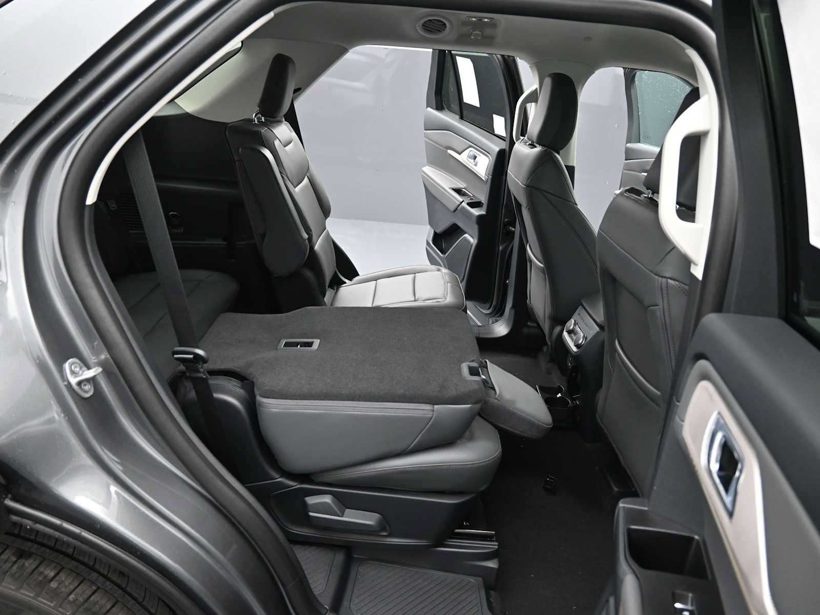 New 2026 Ford Explorer Active w/ Active Comfort Package AWD/4WD image 15