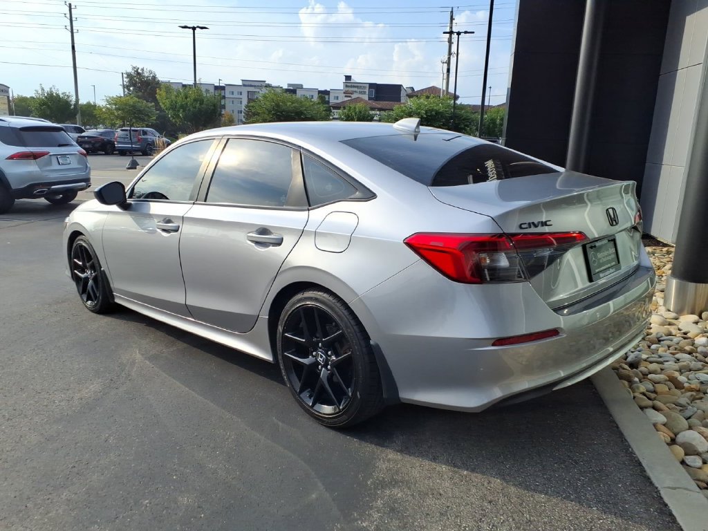 Used 2022 Honda Civic Sport image 4