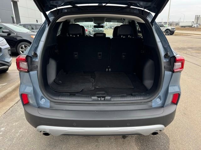 Certified 2025 Ford Escape Platinum AWD/4WD image 36