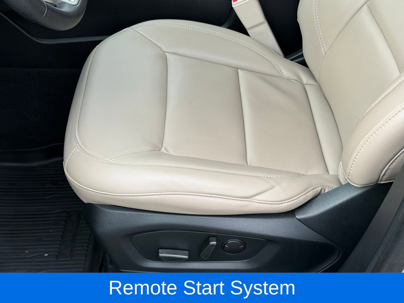 Used 2023 Ford Explorer XLT w/ Equipment Group 202A image 34