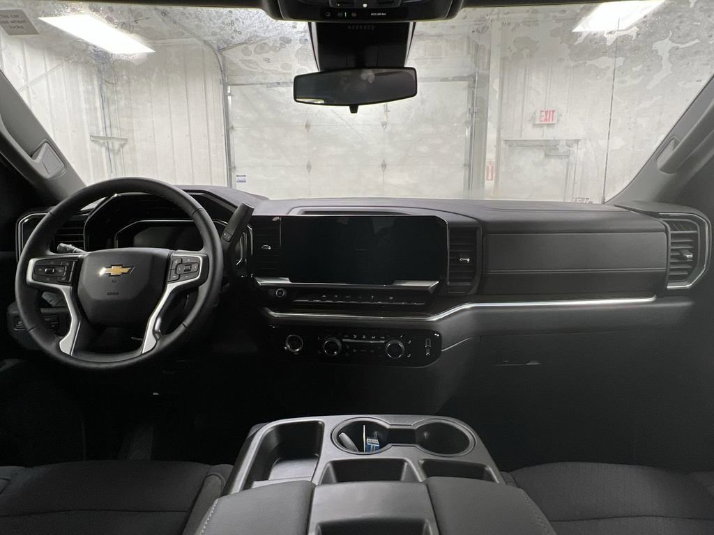 Used 2022 Chevrolet Silverado 1500 LT AWD/4WD image 10