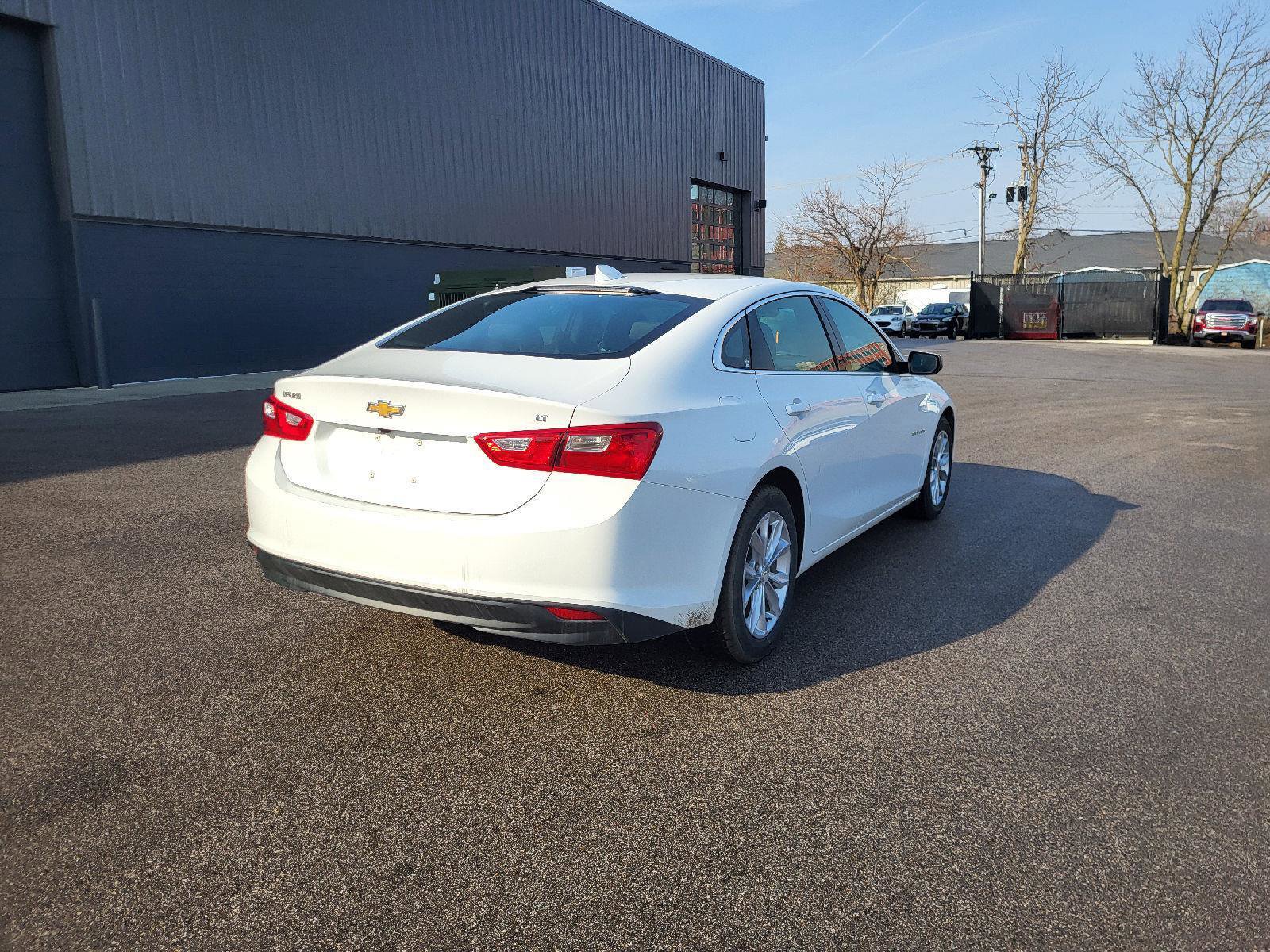 Used 2023 Chevrolet Malibu LT image 3