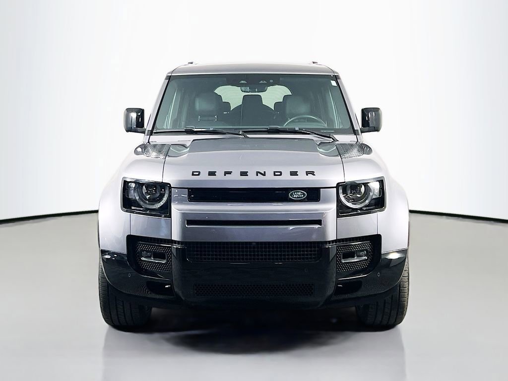 Used 2024 Land Rover Defender 130 X-Dynamic SE video 2