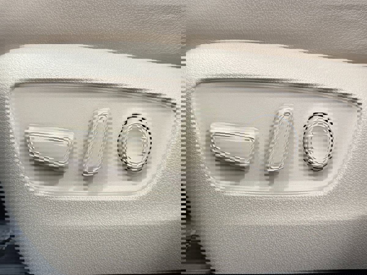 Used 2023 Toyota Highlander XLE image 26