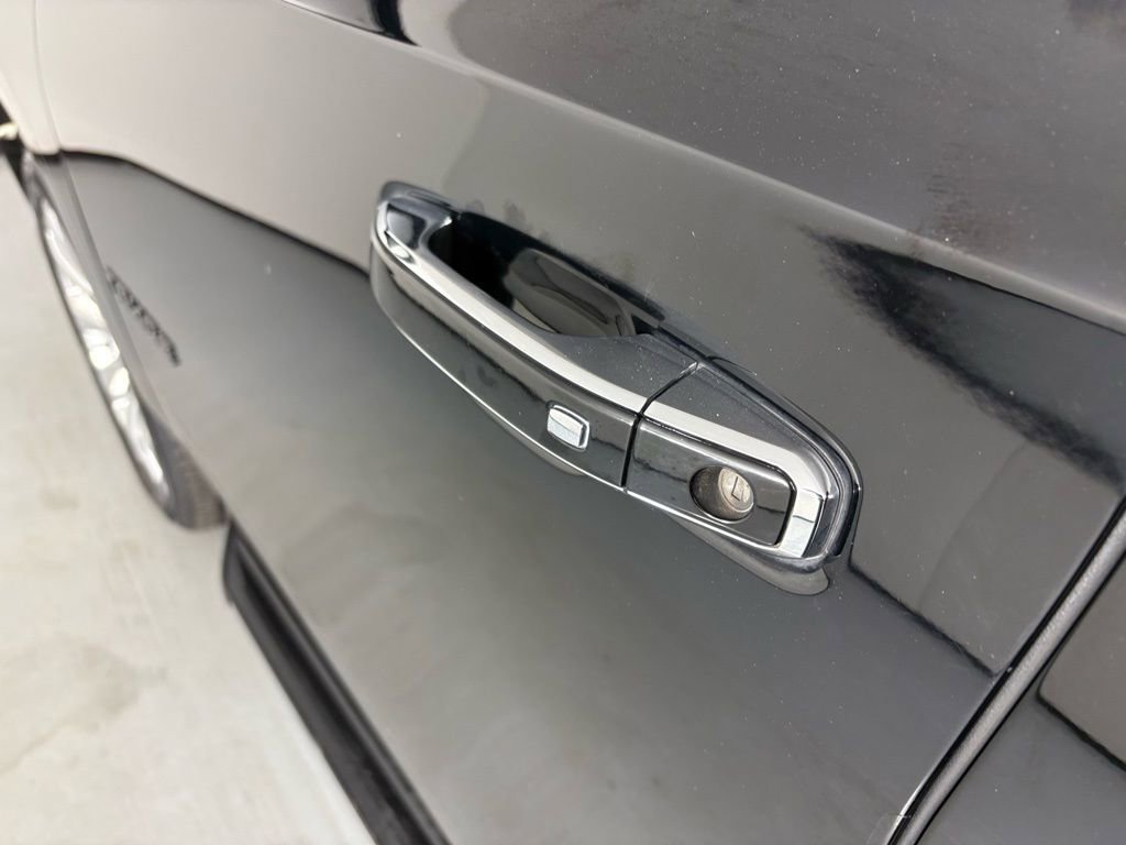 Used 2022 Chevrolet Tahoe Premier w/ Premium Package 2 image 14