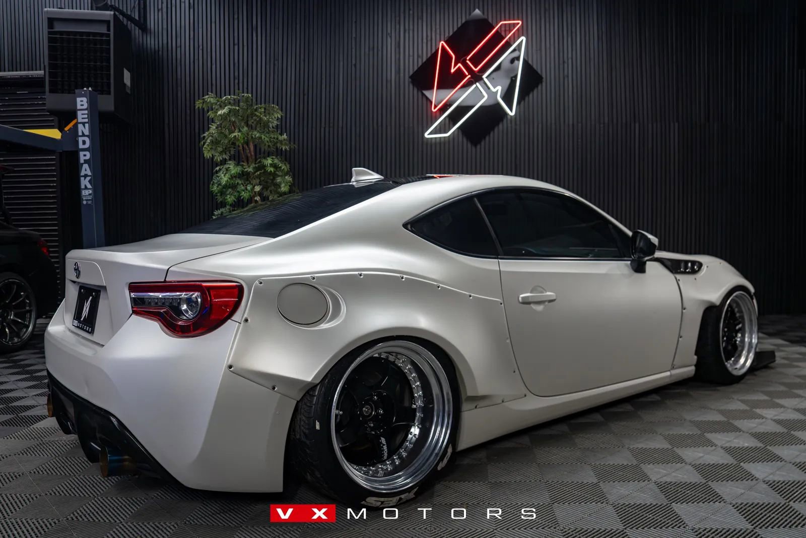 Used 2017 Toyota 86 image 2