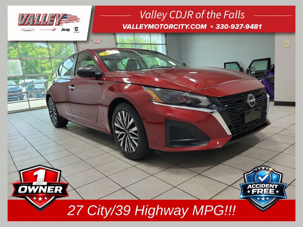 Used 2024 Nissan Altima 2.5 SV FWD image 1