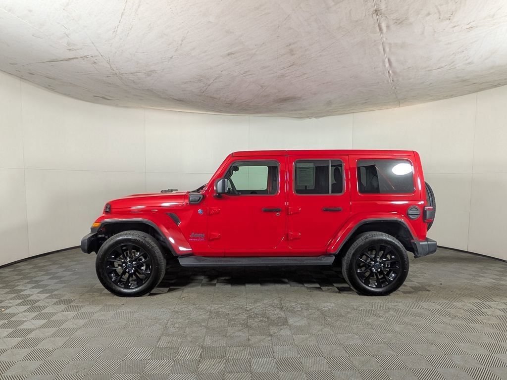 Certified 2025 Jeep Wrangler Unlimited Sahara image 3