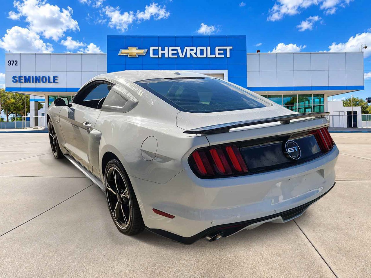 Used 2017 Ford Mustang GT Premium RWD image 4