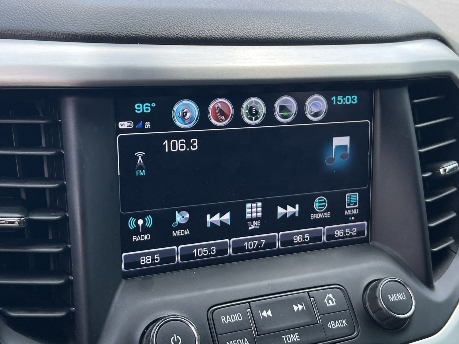 Used 2019 GMC Acadia SLT w/ Black Edition FWD image 18