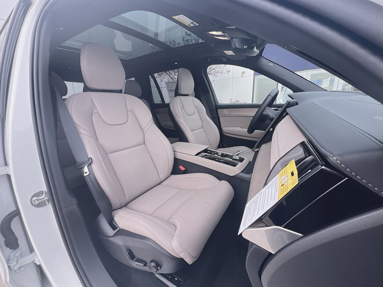 New 2026 Volvo XC90 T8 Ultra w/ Protection Package image 28