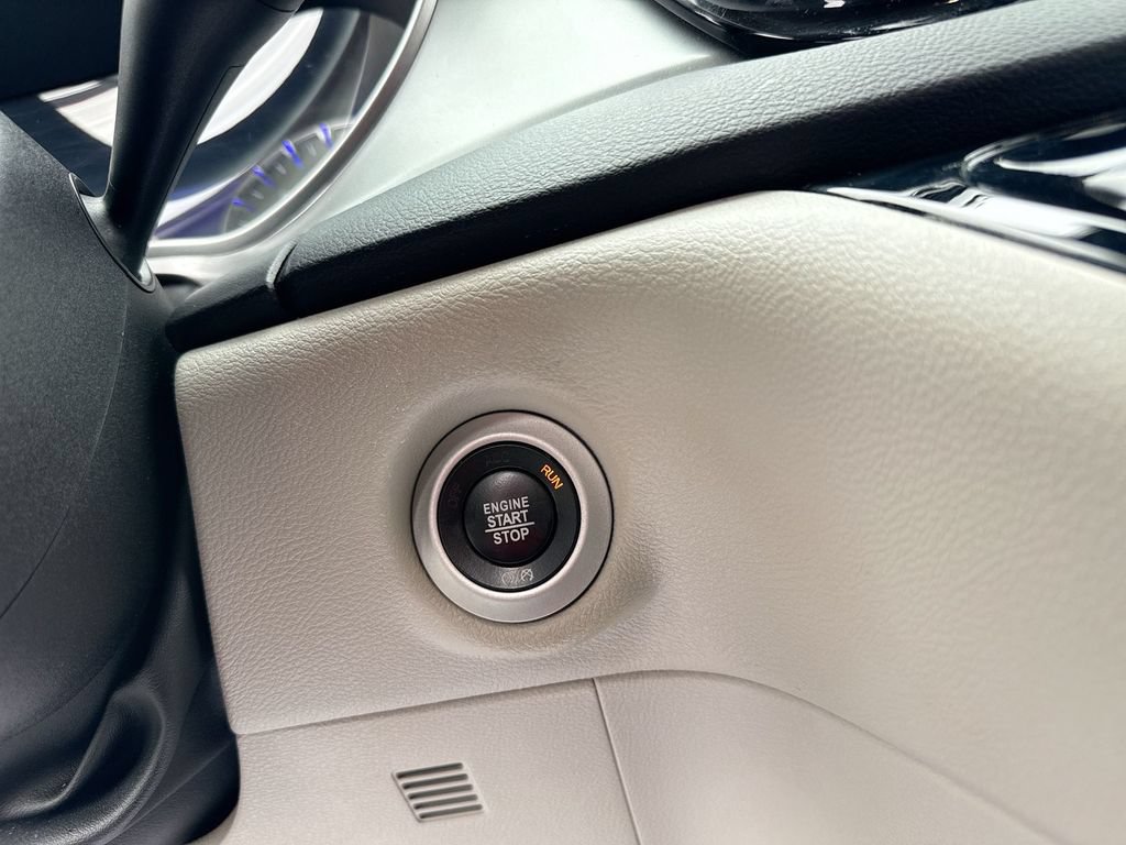 Used 2022 Chrysler Pacifica Touring-L FWD image 18