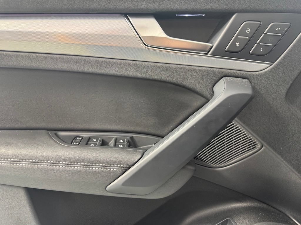 Used 2023 Audi Q5 2.0T Prestige AWD/4WD image 11