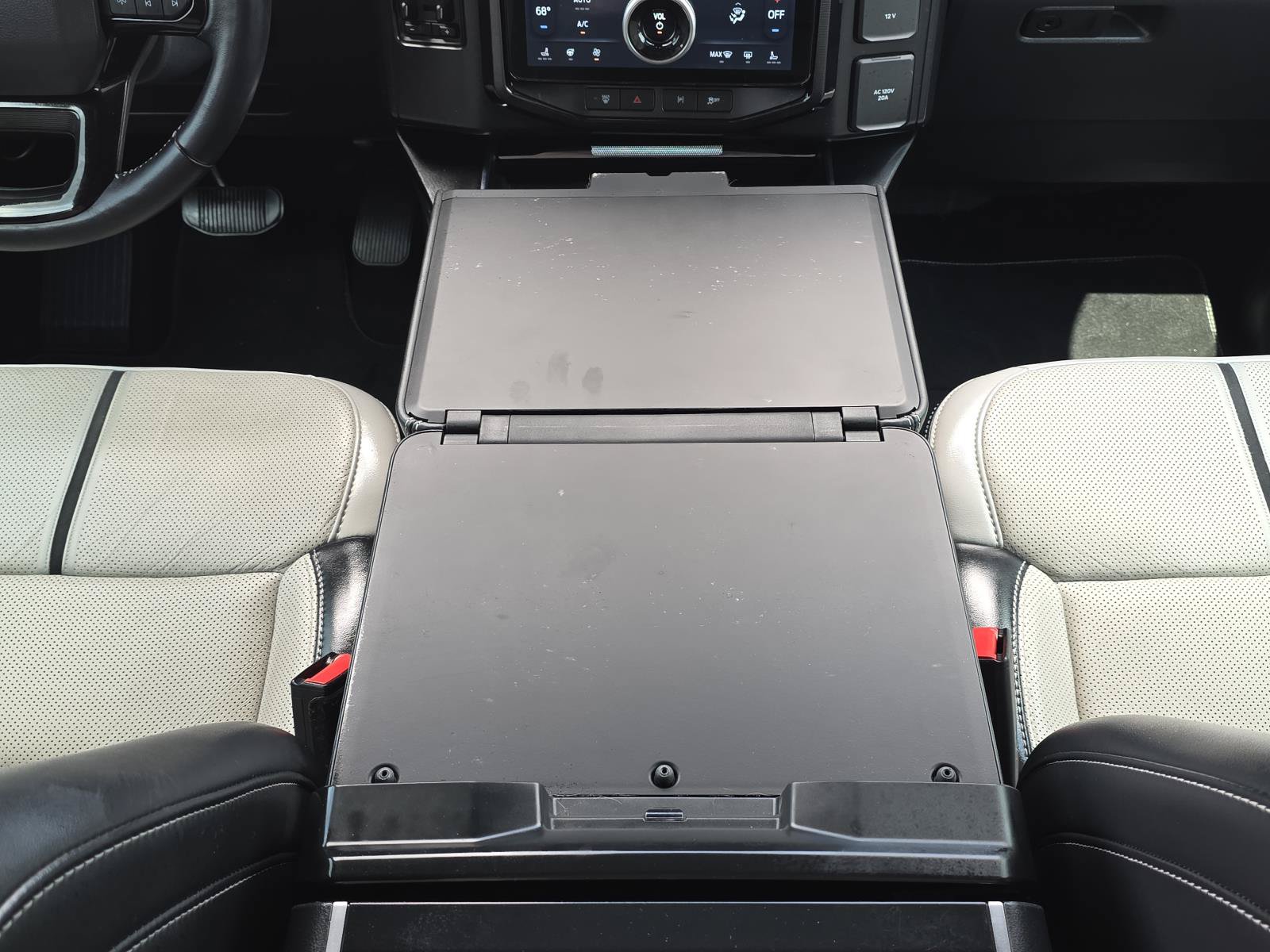 Used 2022 Ford F150 Lightning Platinum AWD/4WD image 17