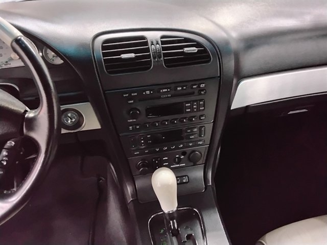 Used 2003 Ford Thunderbird Deluxe RWD image 12