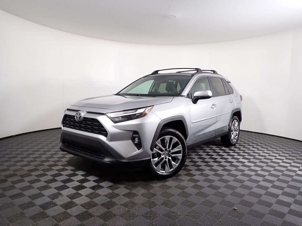 Used 2023 Toyota RAV4 XLE Premium image 2