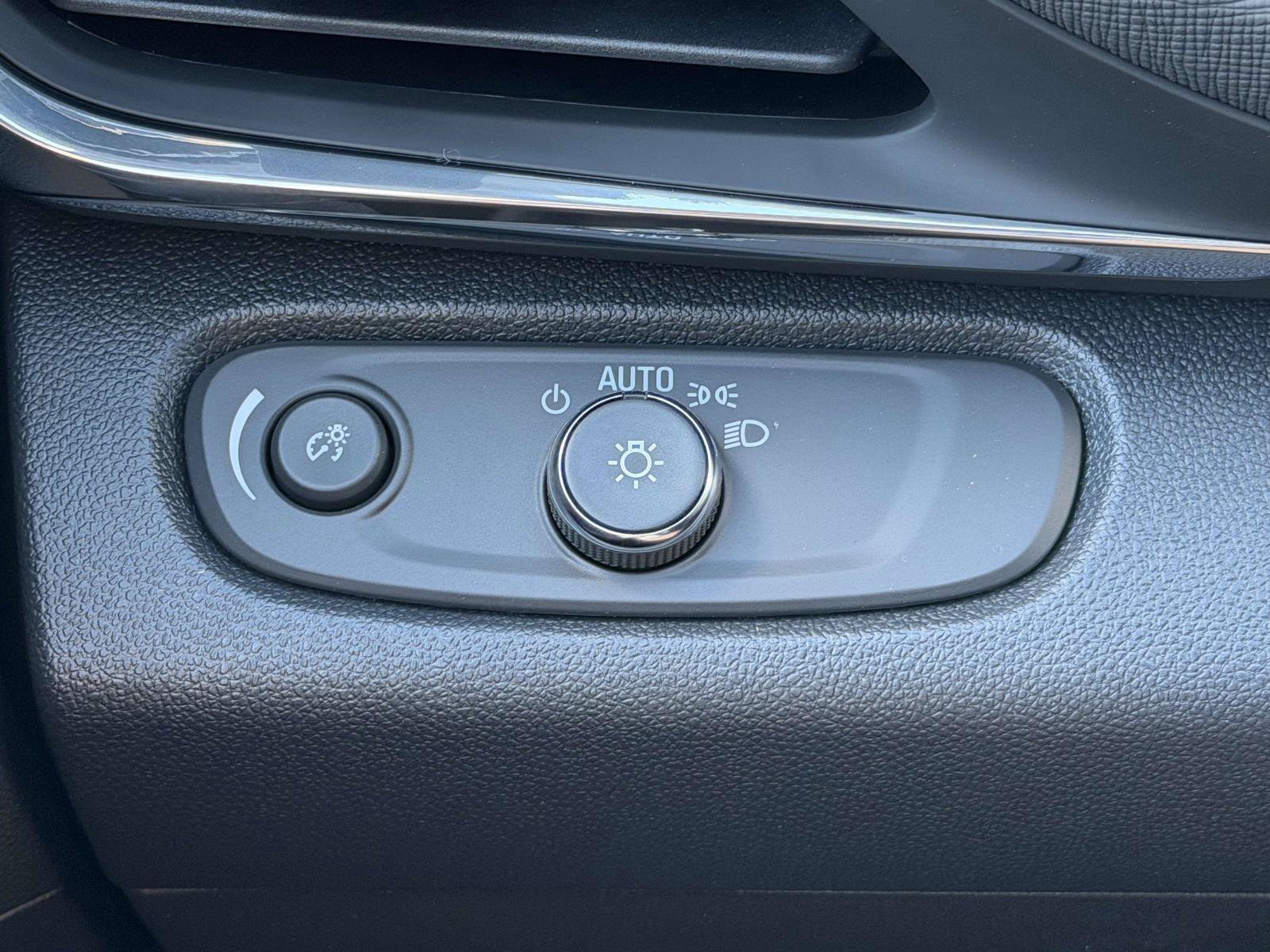 New 2026 Buick Envista Preferred w/ Advanced Safety Package FWD image 18