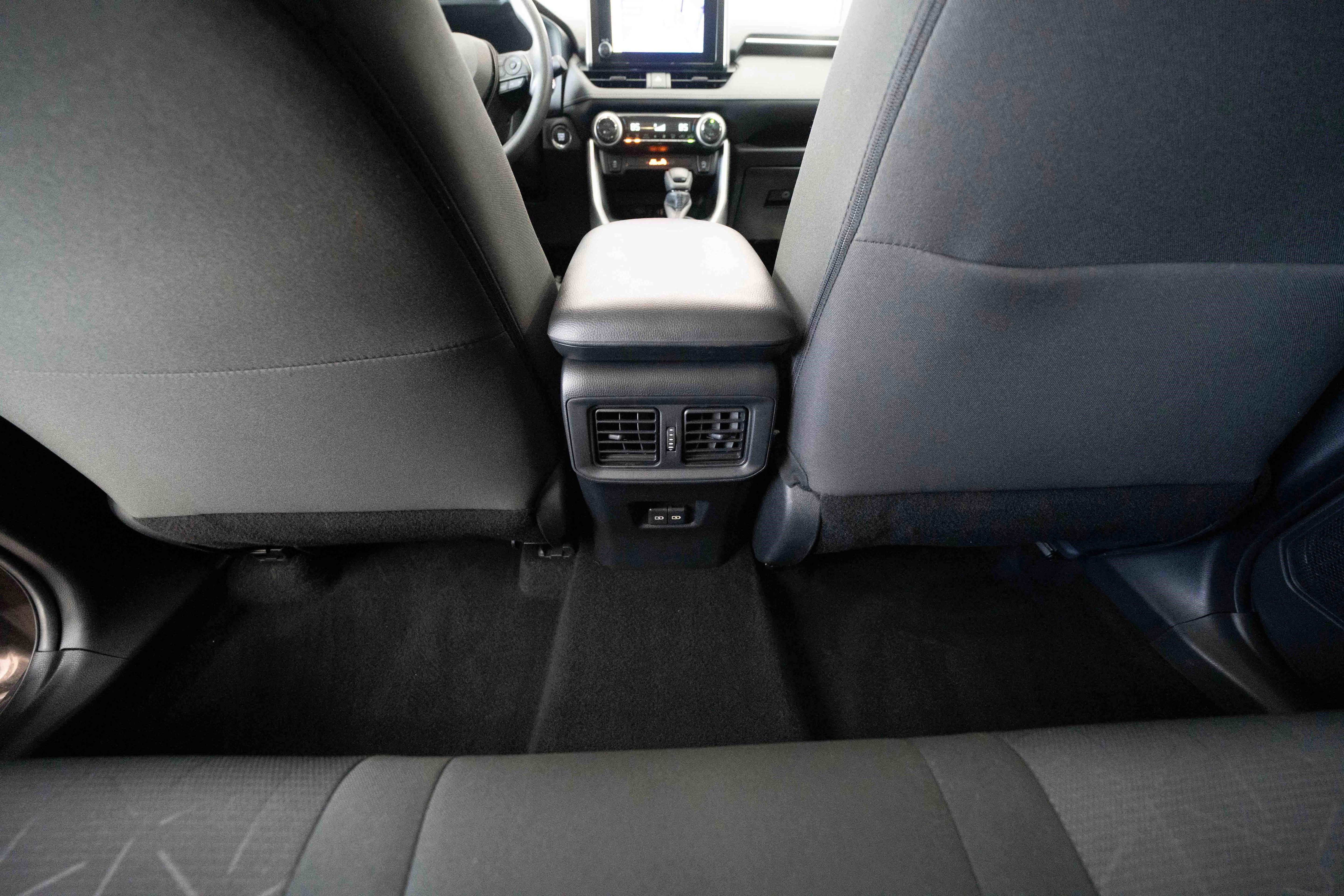 Used 2025 Toyota RAV4 XLE image 22