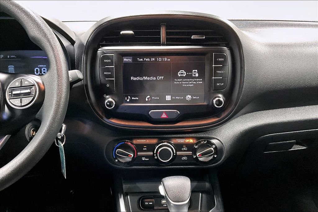 Used 2025 Kia Soul LX image 8