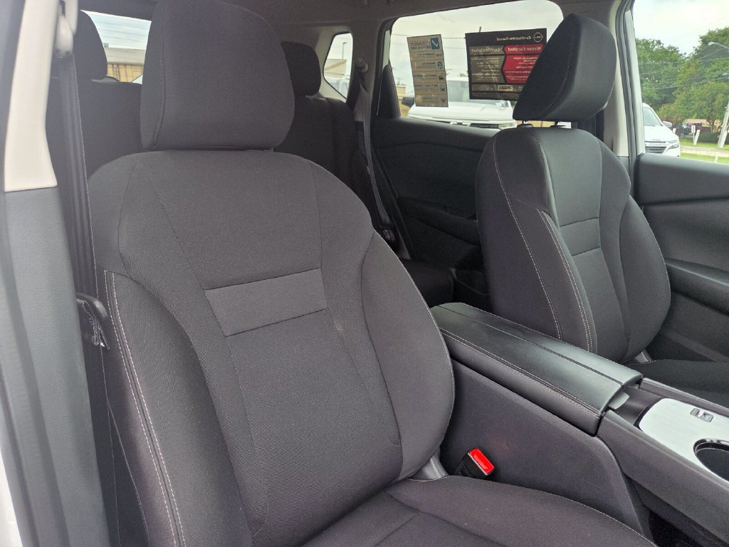 Used 2026 Nissan Rogue S FWD image 29