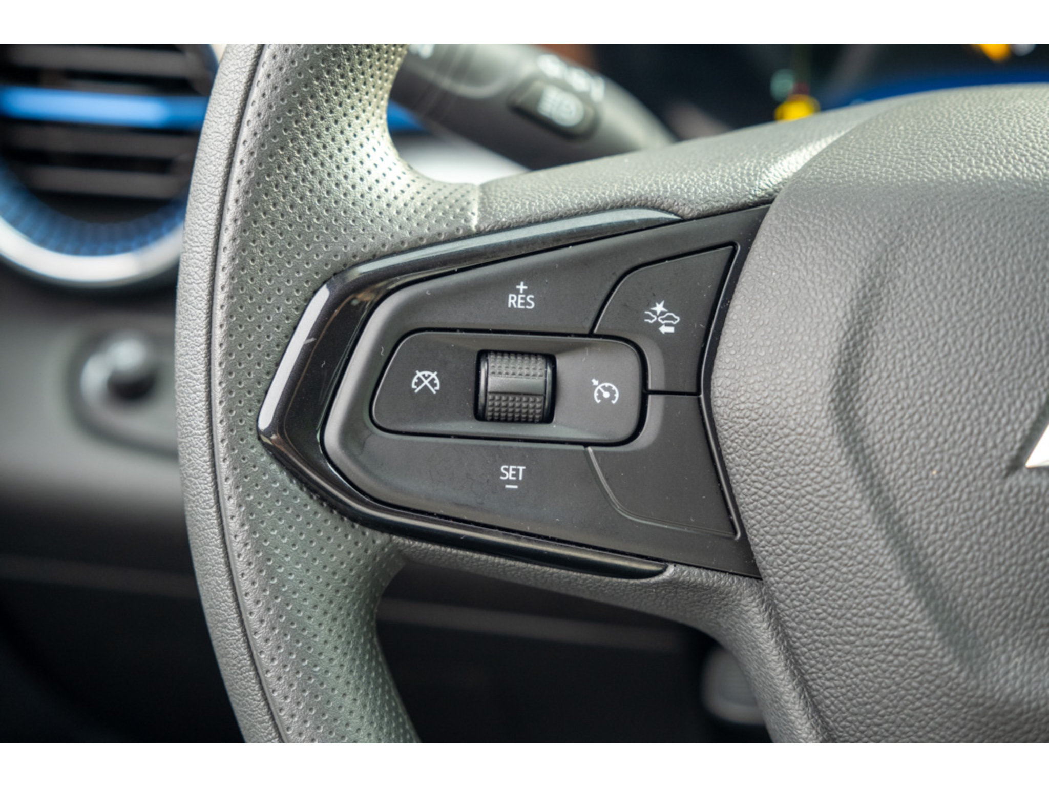 Used 2026 Chevrolet Trax LT FWD image 16