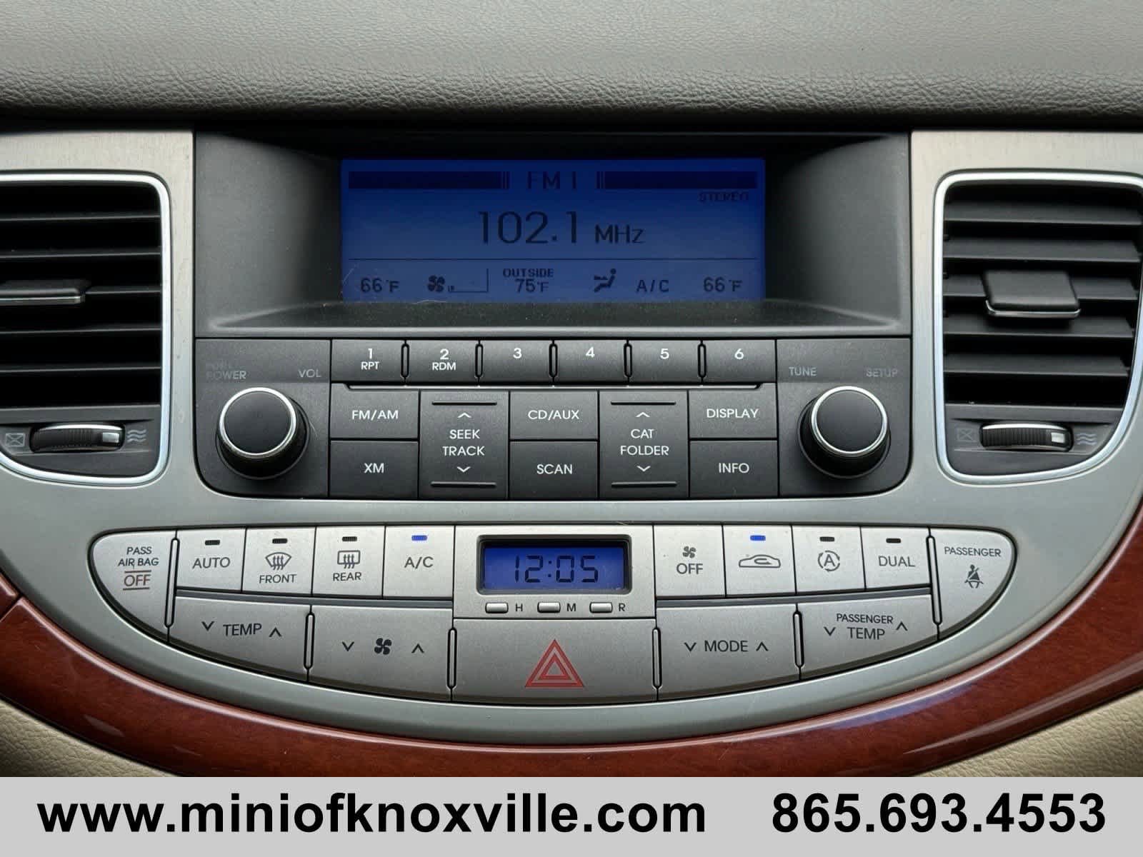 Used 2012 Hyundai Genesis 3.8 image 24