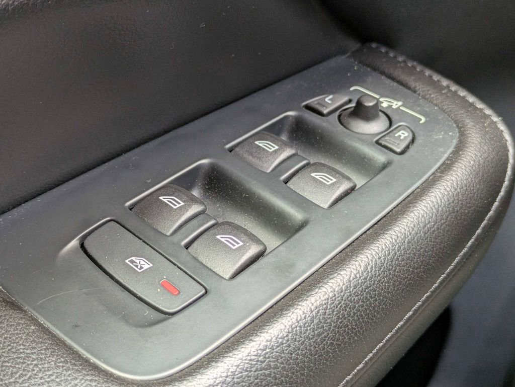 Used 2023 Volvo S60 B5 Core w/ Protection Package Premier image 28