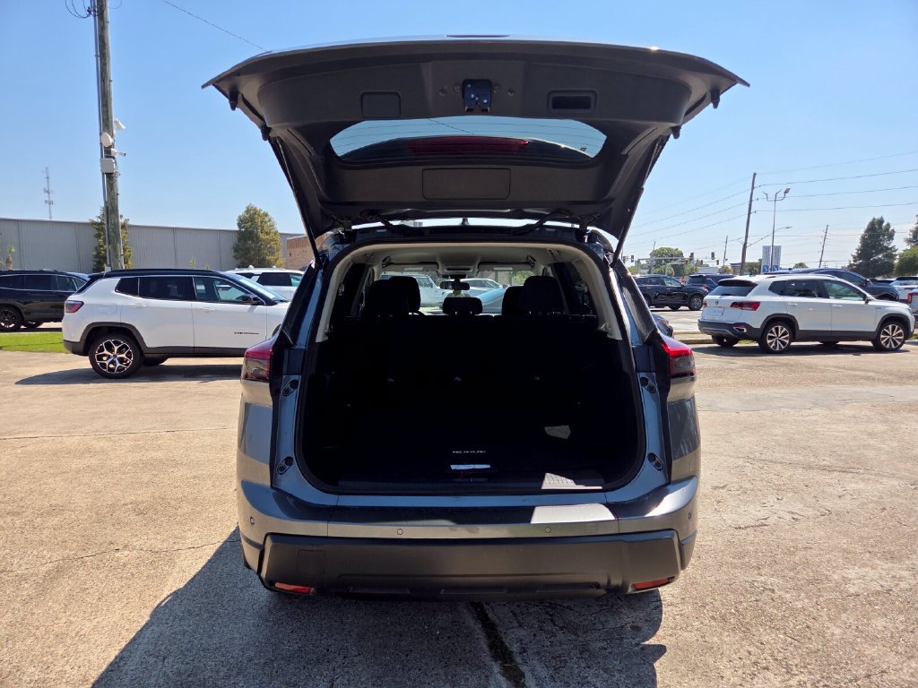 Used 2026 Nissan Rogue S FWD image 27