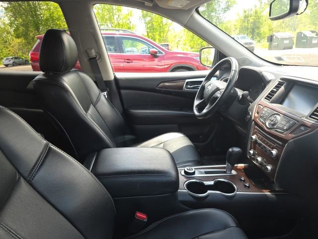 Used 2020 Nissan Pathfinder Platinum AWD/4WD image 4